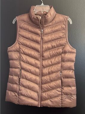 Sleeveless Puffer Vest in Dusty Rose